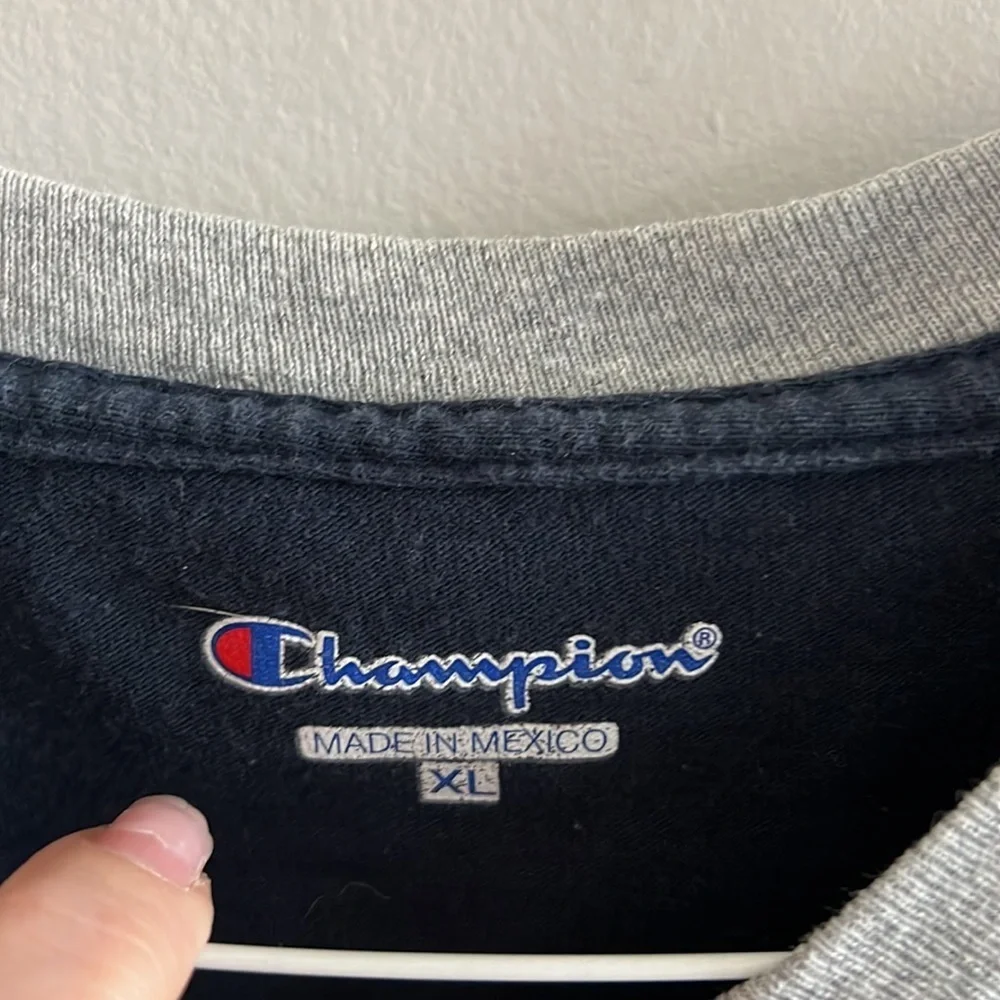 Champion tee shirt - Picture 3 of 4